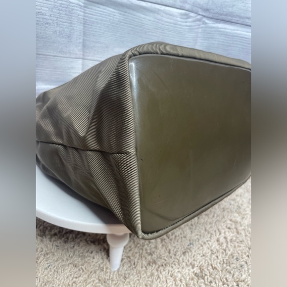 SOLD - GUCCI bamboo nylon shoulder bag - Picture 5 of 9